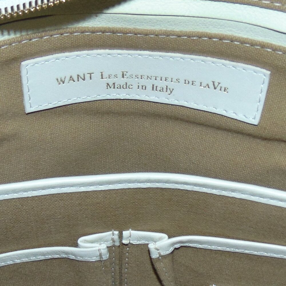 WANT  Les Essentiels DE LA Vie  Leather Crossbody Bag Made in Italy